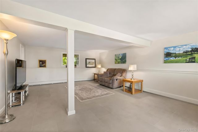 36 Fairway Drive, Old Bethpage, NY 11804