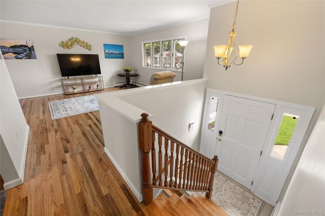 36 Fairway Drive, Old Bethpage, NY 11804