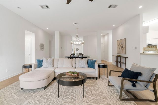 8104 Doe Meadow DR, Austin, TX 78749