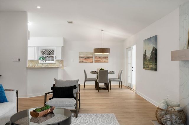 8104 Doe Meadow DR, Austin, TX 78749