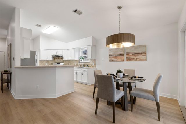 8104 Doe Meadow DR, Austin, TX 78749