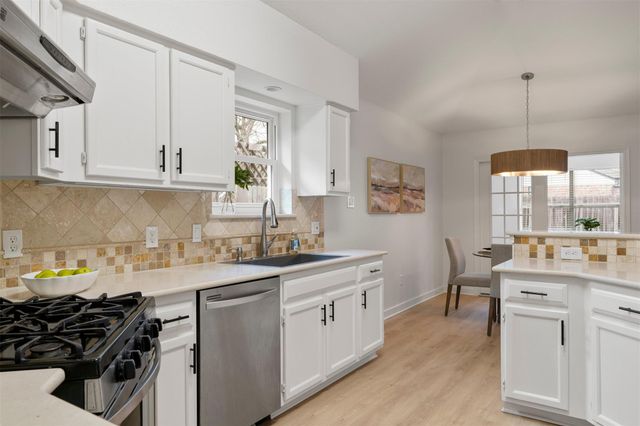 8104 Doe Meadow DR, Austin, TX 78749