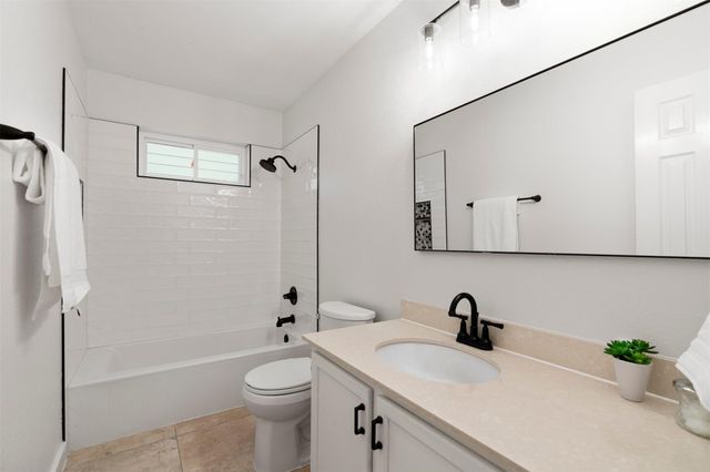 8104 Doe Meadow DR, Austin, TX 78749