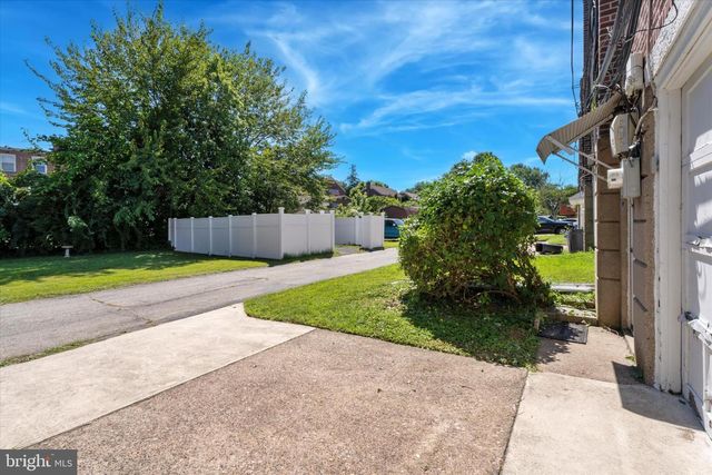 2568 STONEYBROOK LN, Drexel Hill, PA 19026
