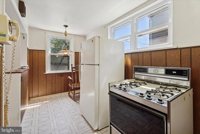 2568 STONEYBROOK LN, Drexel Hill, PA 19026