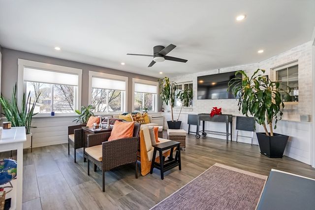 21 Sewall Ave, Winthrop, MA 02152