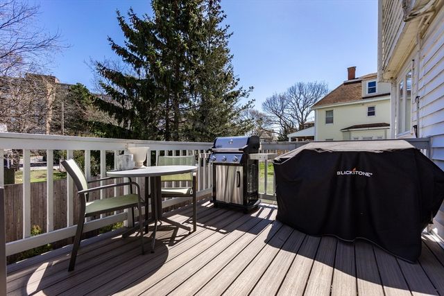 21 Sewall Ave, Winthrop, MA 02152