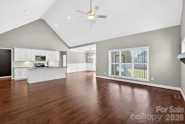 415 S Pendernale Drive, Moore, SC 29369