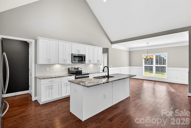 415 S Pendernale Drive, Moore, SC 29369