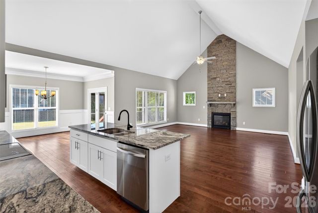 415 S Pendernale Drive, Moore, SC 29369