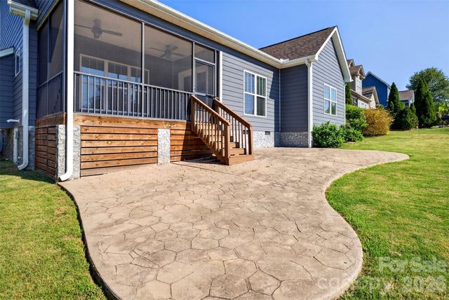 415 S Pendernale Drive, Moore, SC 29369