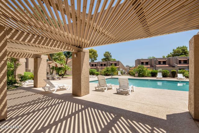 7338 N 43rd Avenue, Glendale, AZ 85301