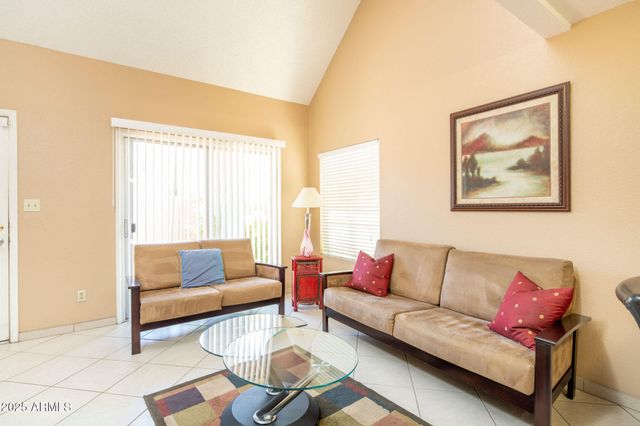 7338 N 43rd Avenue, Glendale, AZ 85301