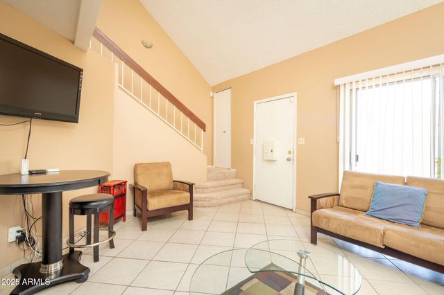 7338 N 43rd Avenue, Glendale, AZ 85301