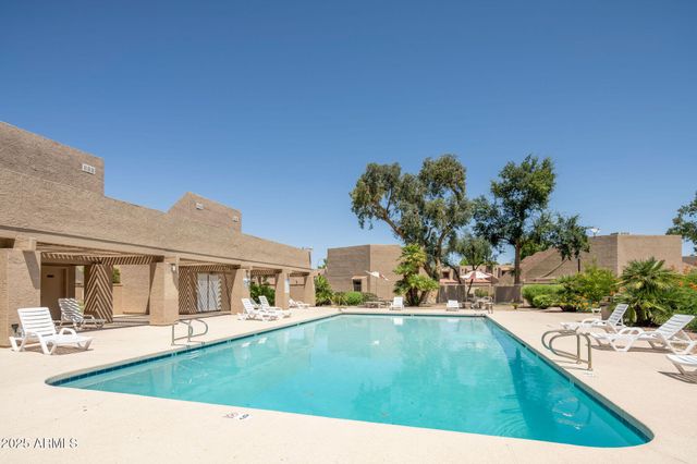 7338 N 43rd Avenue, Glendale, AZ 85301