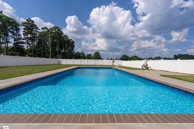 101 Carolina Drive, Piedmont, SC 29673
