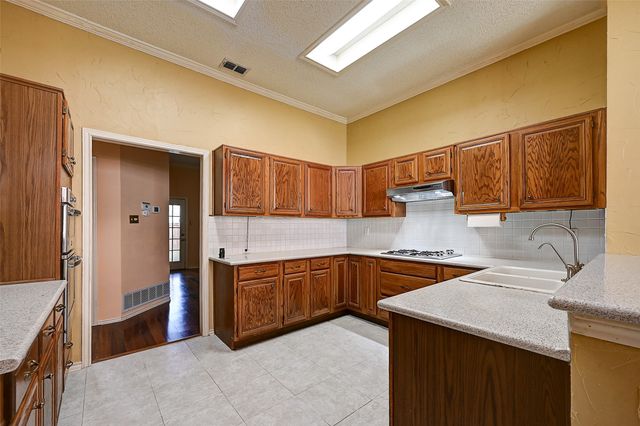 3311 Greenglen Circle, Carrollton, TX 75007