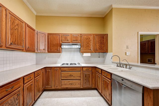 3311 Greenglen Circle, Carrollton, TX 75007