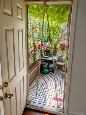 138-15 Franklin Avenue 319, Flushing, NY 11355