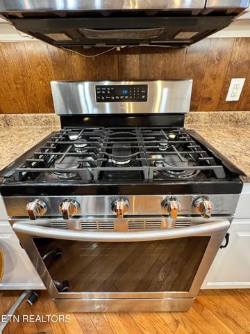 1044 Ackia Drive, Crossville, TN 38572