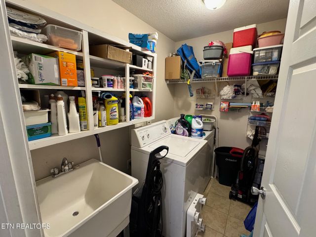 1044 Ackia Drive, Crossville, TN 38572