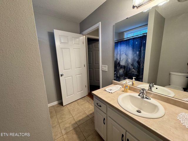 1044 Ackia Drive, Crossville, TN 38572