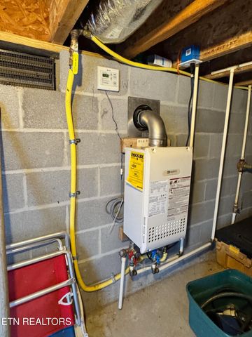 1044 Ackia Drive, Crossville, TN 38572