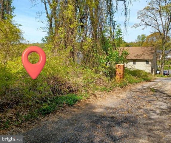 RIVERDALE RD, Lanham, MD 20706