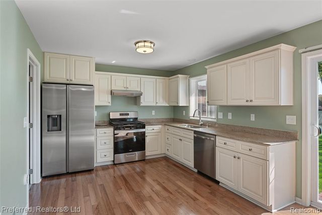 15126 Brookfield Street, Livonia, MI 48154