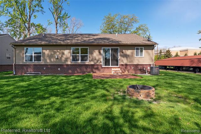 15126 Brookfield Street, Livonia, MI 48154