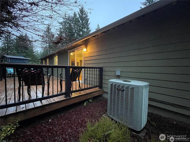 121 E Country Club Drive E, Union, WA 98592