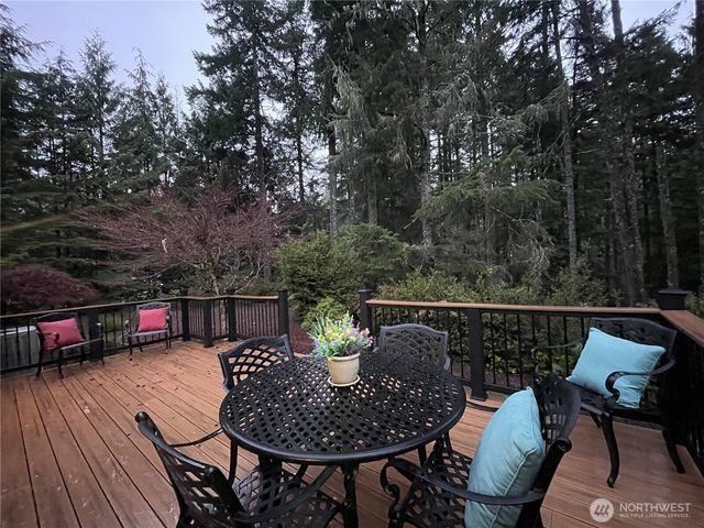 121 E Country Club Drive E, Union, WA 98592