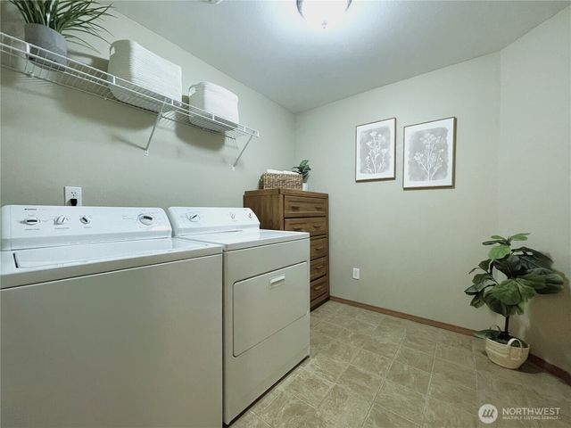 121 E Country Club Drive E, Union, WA 98592