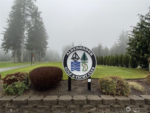 121 E Country Club Drive E, Union, WA 98592
