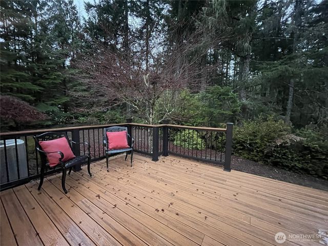 121 E Country Club Drive E, Union, WA 98592