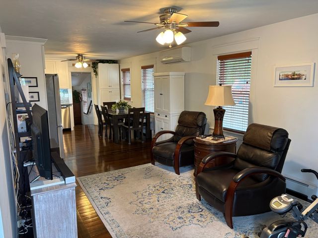 353 Massasoit, East Providence, RI 02914
