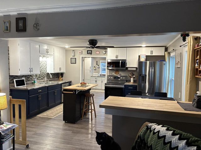 432 W 11th Avenue, Oshkosh, WI 54902