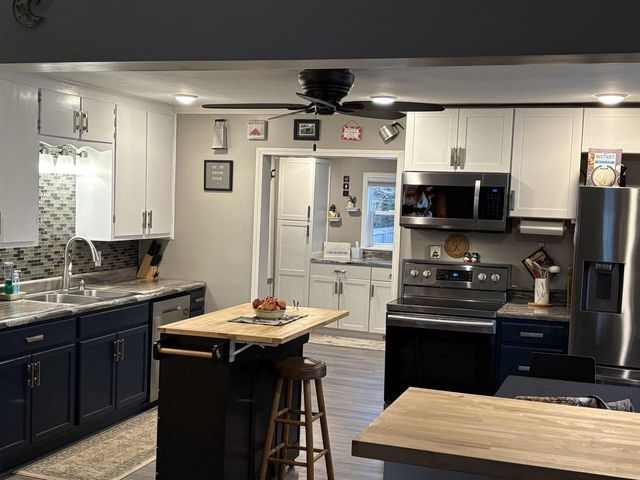 432 W 11th Avenue, Oshkosh, WI 54902