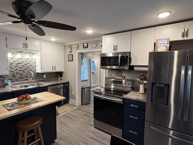 432 W 11th Avenue, Oshkosh, WI 54902