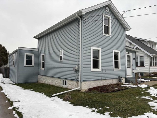 432 W 11th Avenue, Oshkosh, WI 54902