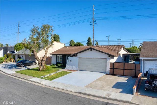 9466 Warbler Avenue, Fountain Valley, CA 92708