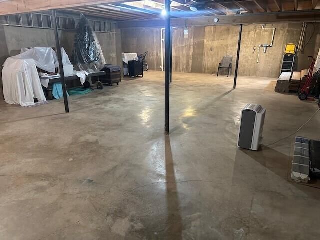 909 Creamery Road, West Plains, MO 65775