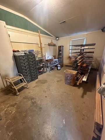 909 Creamery Road, West Plains, MO 65775