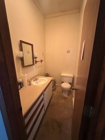 909 Creamery Road, West Plains, MO 65775