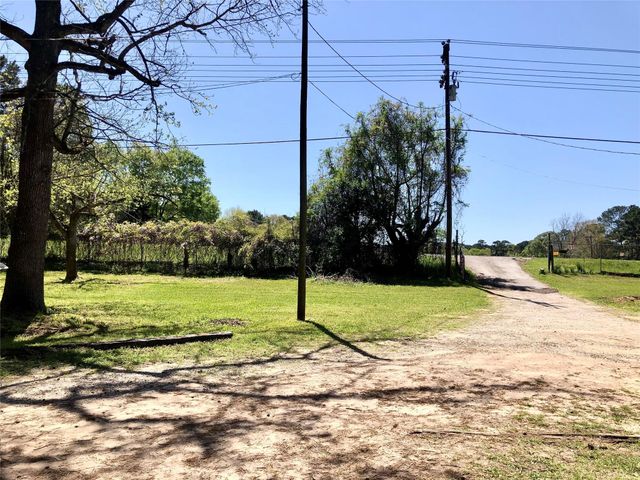 1411 Tx-150 Highway, Coldspring, TX 77331