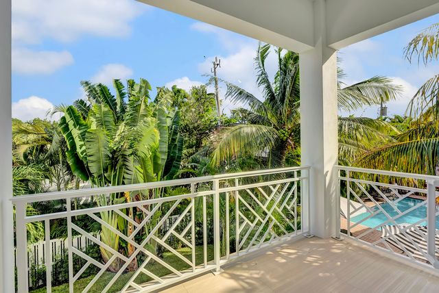 500 NE Wavecrest Way, Boca Raton, FL 33432