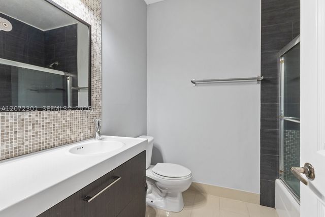 7809 NW 114th Path, Doral, FL 33178