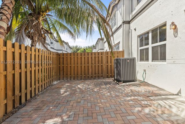 7809 NW 114th Path, Doral, FL 33178