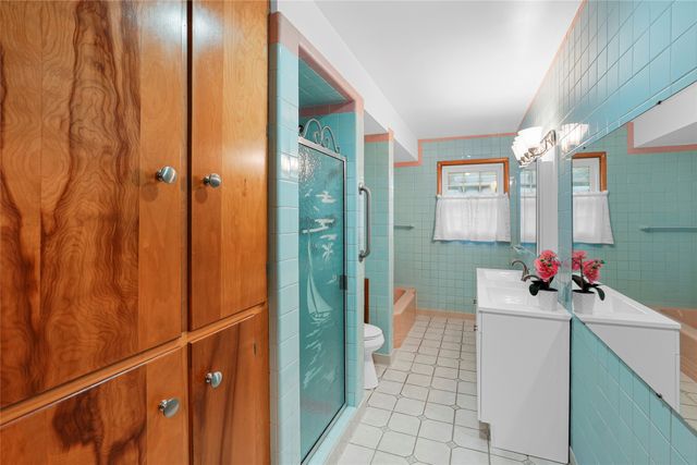 327 NEVADA Drive, Erie, PA 16505