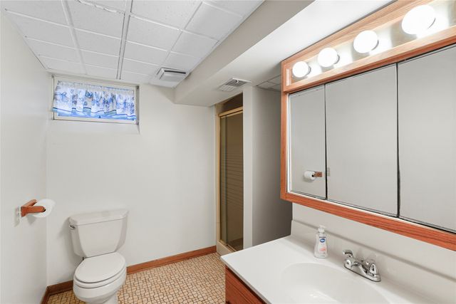 327 NEVADA Drive, Erie, PA 16505